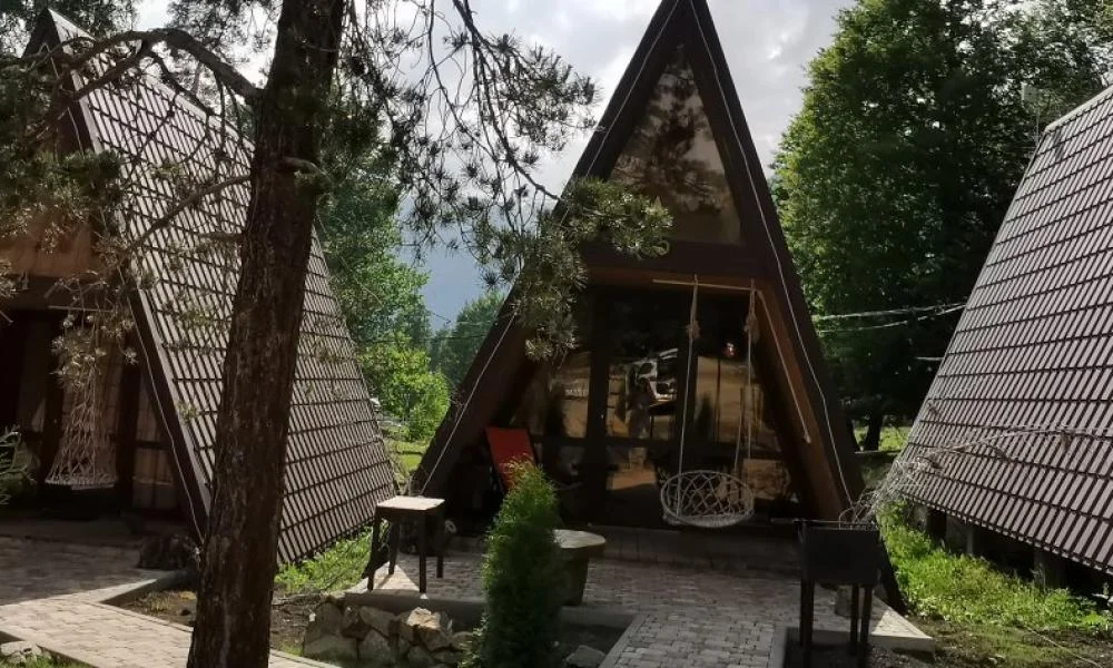 Коттедж стандарт с 2 двуспальными кроватями в отеле Gola Архыз